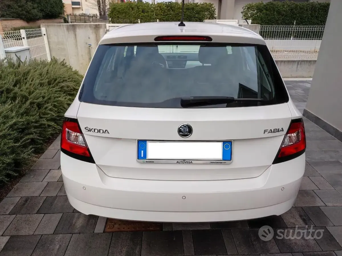 Usata Skoda Fabia Ambition 90 CV (66 kW) 2016 Bianco Berlina