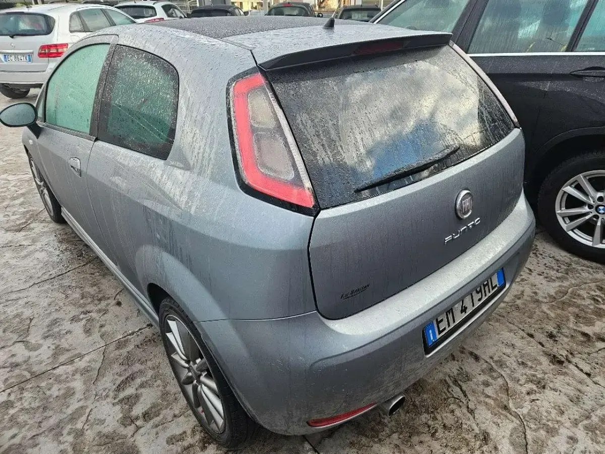 Usata Fiat Punto Sport 95 CV (69 kW) 2012 Antracite Utilitaria