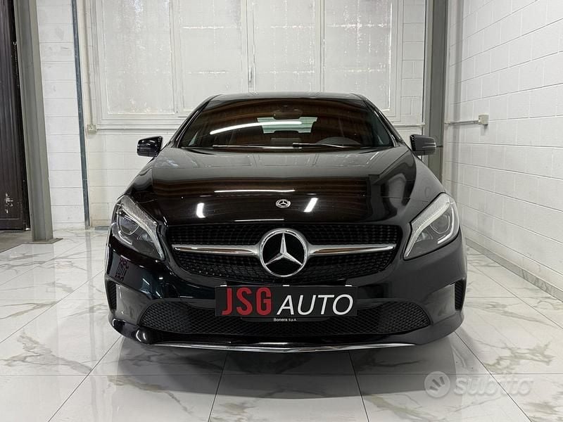 Usata Mercedes A180 109 CV (80 kW) 2017 Nero Berlina
