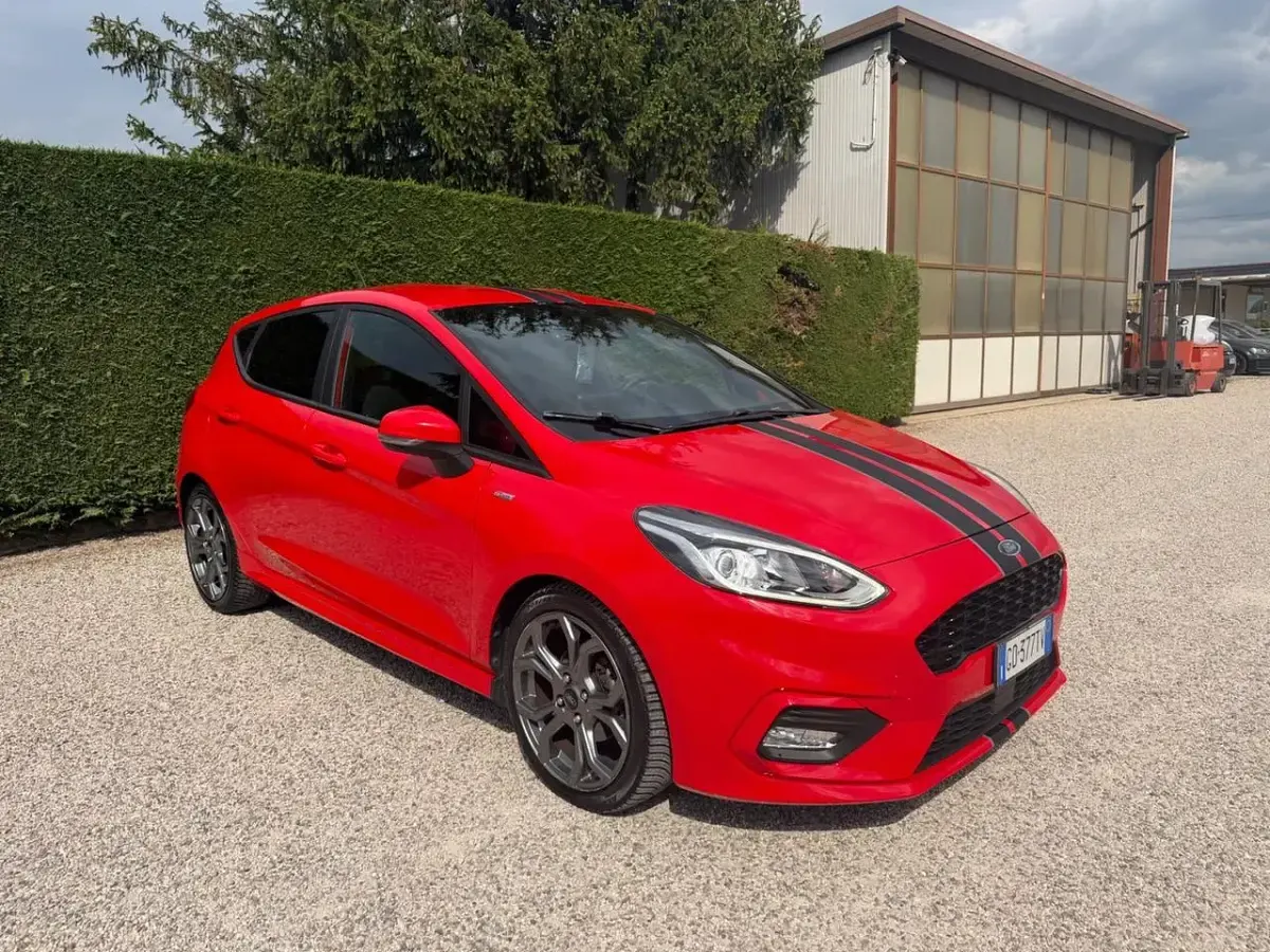 Usado Ford Fiesta ST-Line 125 HP (91 kW) 2021 Vermelho Citadino