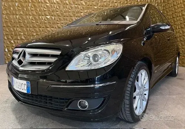 Usata Mercedes B180 109 CV (80 kW) 2008 Nero Monovolume