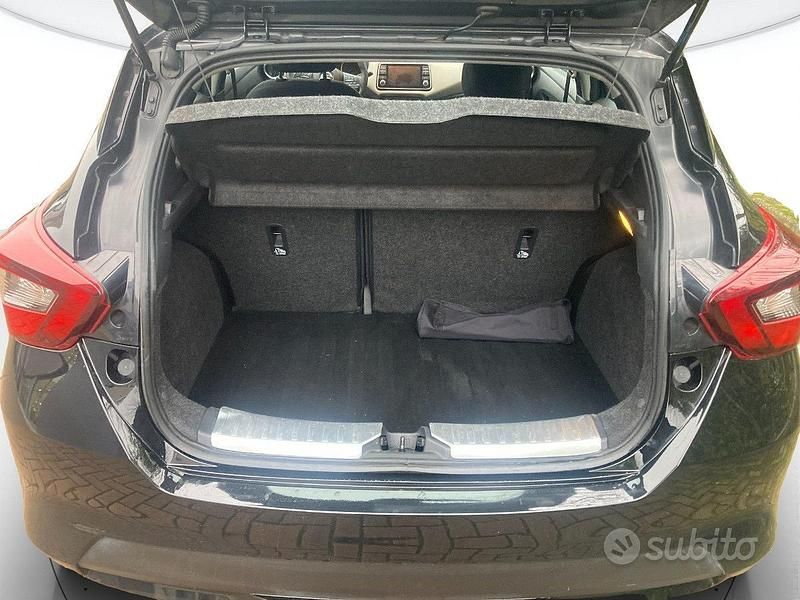 Usata Nissan Micra Acenta 92 CV (67 kW) 2022 Nero Utilitaria