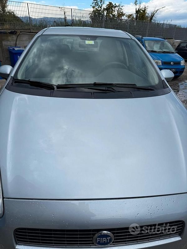 Usata Fiat Grande Punto Dynamic 90 CV (66 kW) 2007 Grigio Utilitaria