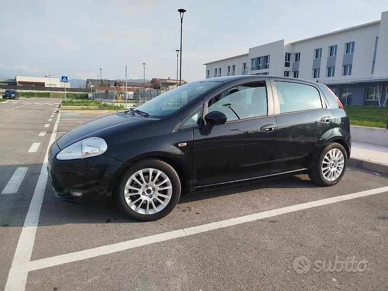 Usata Fiat Grande Punto 90 CV (66 kW) 2009 Nero Utilitaria