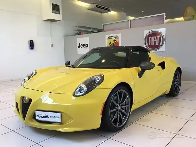 Usata Alfa Romeo 4C 241 CV (177 kW) 2017 Giallo Cabrio
