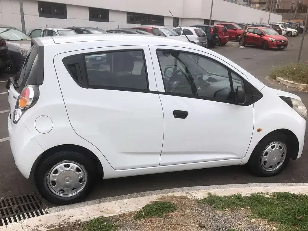 Usata Chevrolet Spark 68 CV (50 kW) 2010 Bianco Utilitaria