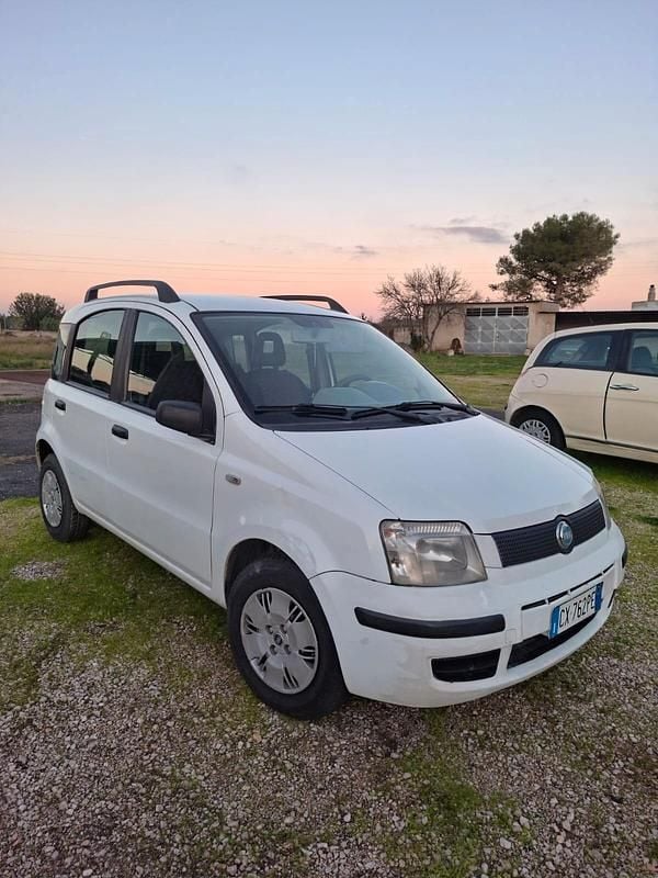 Bianco Usata 2005 Fiat Panda Berlina | 1800 € (Ottimo prezzo) - Immagine 1/4