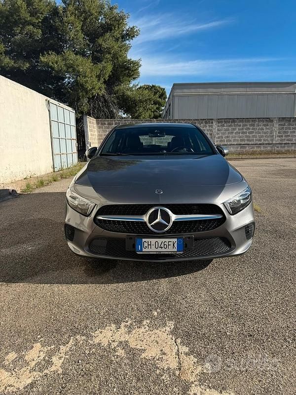 Usata Mercedes A200 150 CV (110 kW) 2019 Grigio Berlina