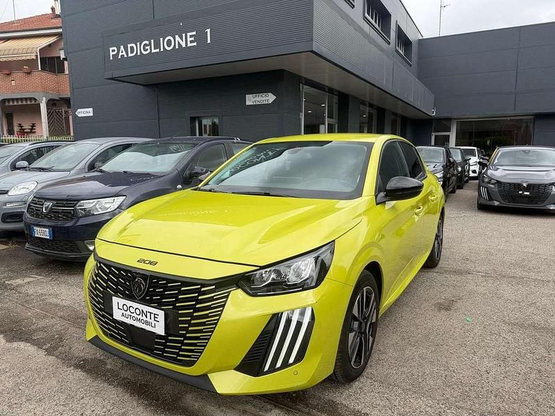 Usata Peugeot 208 Allure 101 CV (74 kW) 2025 Verde Utilitaria
