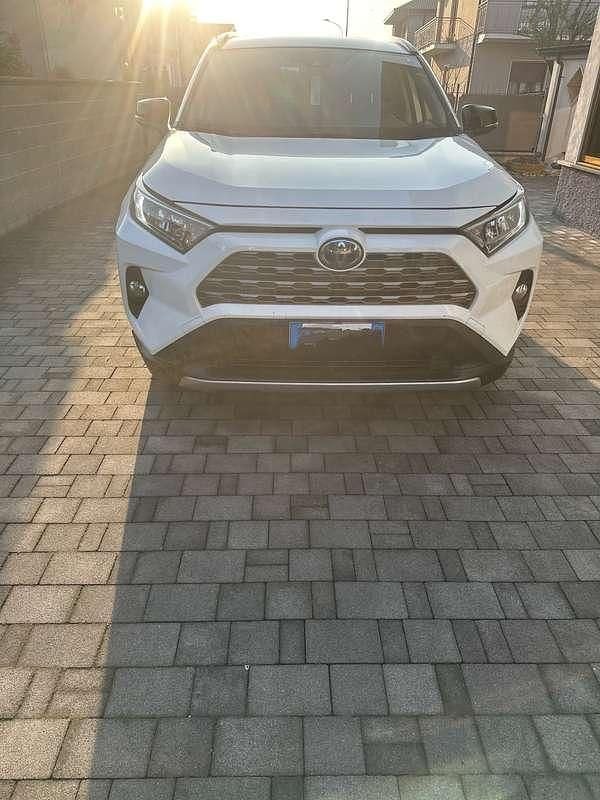 Usata Toyota RAV4 Hybrid Active 178 CV (130 kW) 2019 SUV