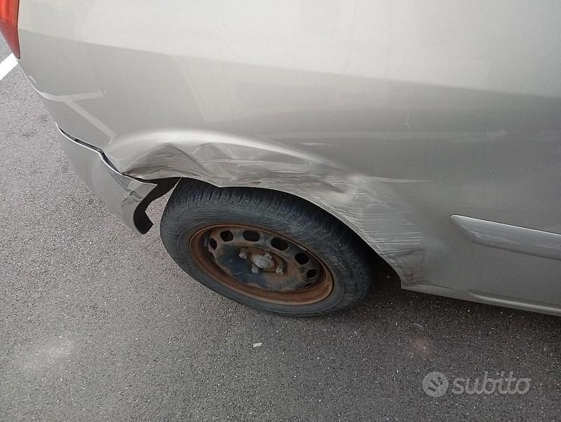 Usata Ford Fiesta 2009 Grigio Utilitaria