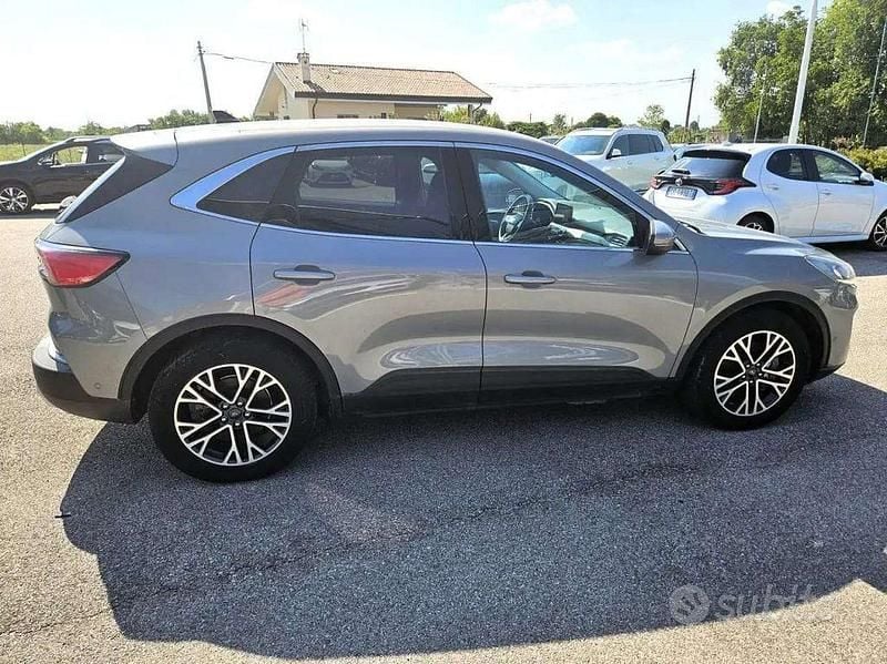 Usata Ford Kuga Titanium 225 CV (165 kW) 2020 Grigio SUV