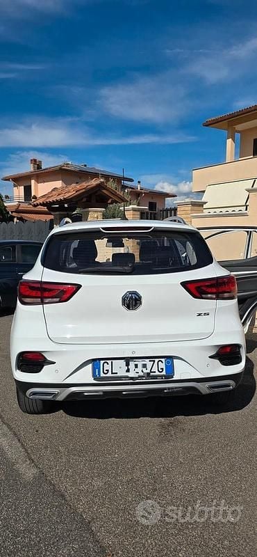 Usata MG ZS Luxury 106 CV (77 kW) 2022 Bianco SUV