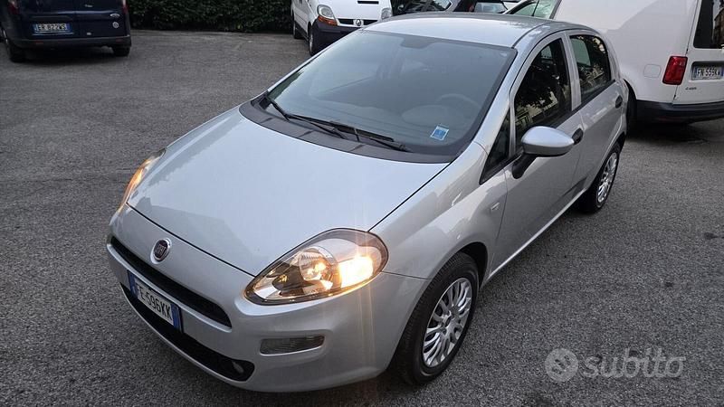 Usata Fiat Punto Lounge 77 CV (56 kW) 2016 Grigio Utilitaria