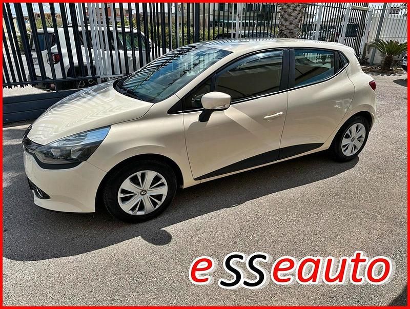 Usata Renault Clio IV 75 CV (55 kW) 2015 Beige Berlina