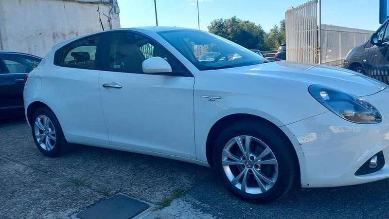Usata Alfa Romeo Giulietta Distinctive 105 CV (77 kW) 2016 Bianco Berlina
