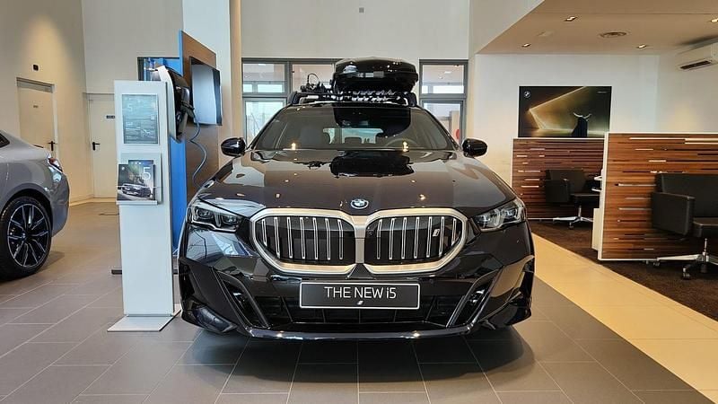 Usata BMW i5 Comfort Edition 250 kW (340 CV) 2024 Nero Berlina