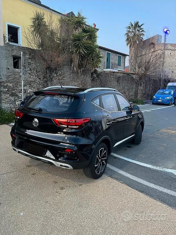 Usata MG ZS Luxury 116 CV (85 kW) 2025 Nero SUV