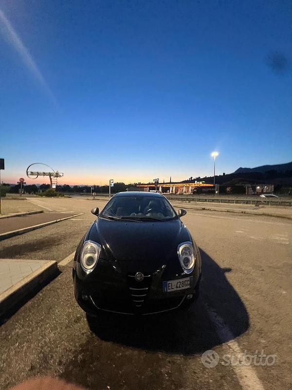 Nero Usata 2012 Alfa Romeo MiTo Due volumi | 4500 € (Buon prezzo) - Immagine 1/2