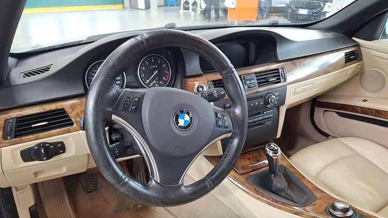 Usata BMW 325 Efficient Dynamics 218 CV (160 kW) 2017 Cabrio