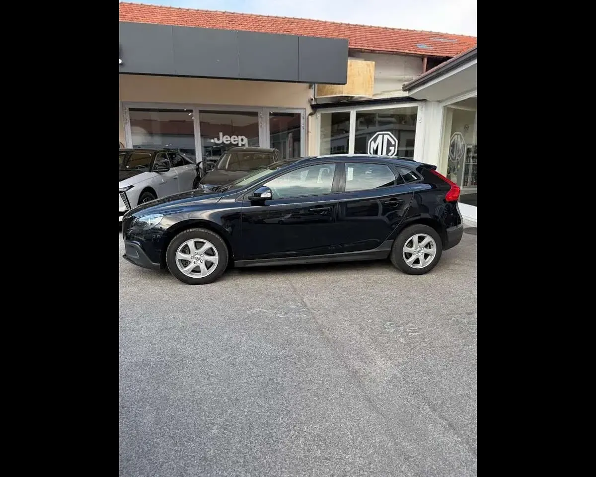 Usata Volvo V40 CC Pro 120 CV (88 kW) 2018 Nero Station wagon
