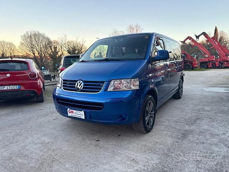 Usata VW Caravelle Comfortline 131 CV (96 kW) 2008 Blu Monovolume