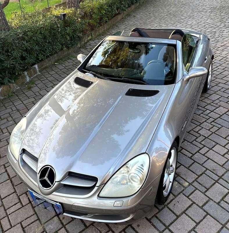Usata Mercedes SLK200 117 CV (86 kW) 2005 Argento Cabrio