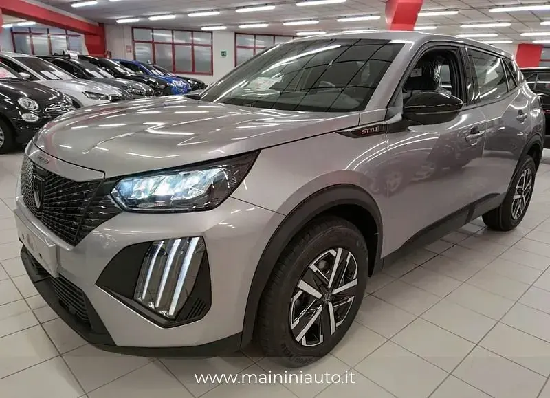 Usata Peugeot 2008 Style 102 CV (75 kW) 2025 SUV