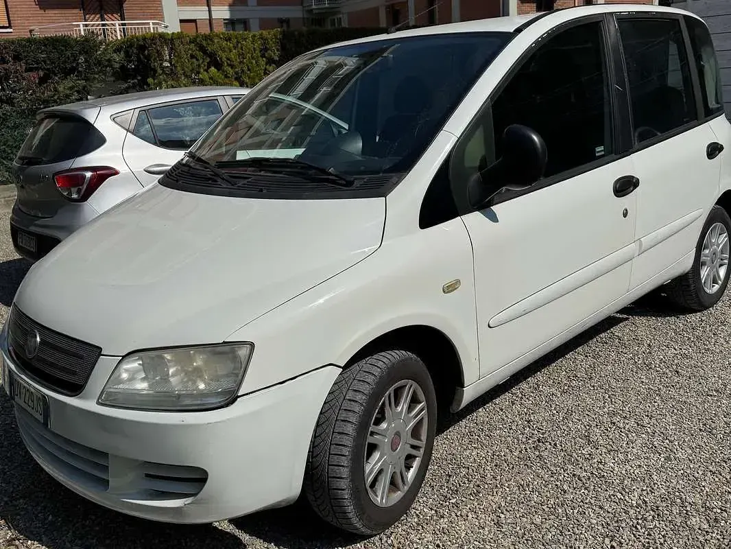 Usata Fiat Multipla Active 92 CV (67 kW) 2009 Bianco Monovolume