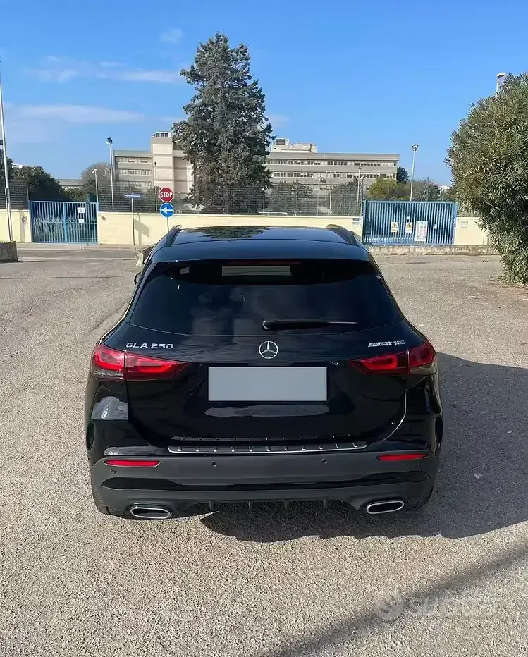 Usata Mercedes GLA250 AMG Line Premium 224 CV (164 kW) 2023 Nero SUV