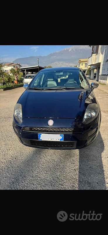 Usata Fiat Punto Lounge 75 CV (55 kW) 2012 Blu Utilitaria