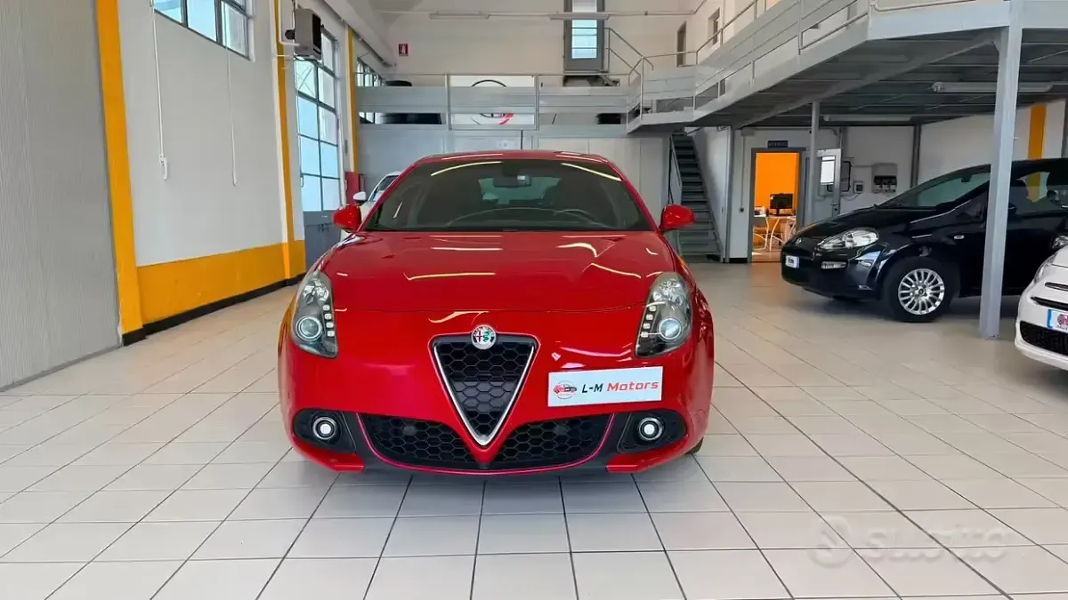 Usata Alfa Romeo Giulietta Super 120 CV (88 kW) 2018 Rosso Utilitaria