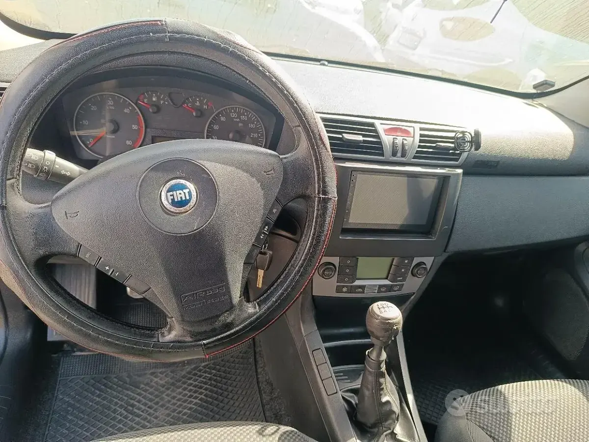 Usata Fiat Stilo 150 CV (110 kW) 2005 Bluazzurro Berlina