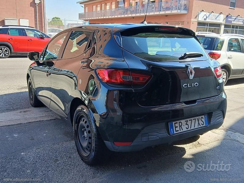 Usado Renault Clio IV 75 CV (55 kW) 2013 Negro Berlina
