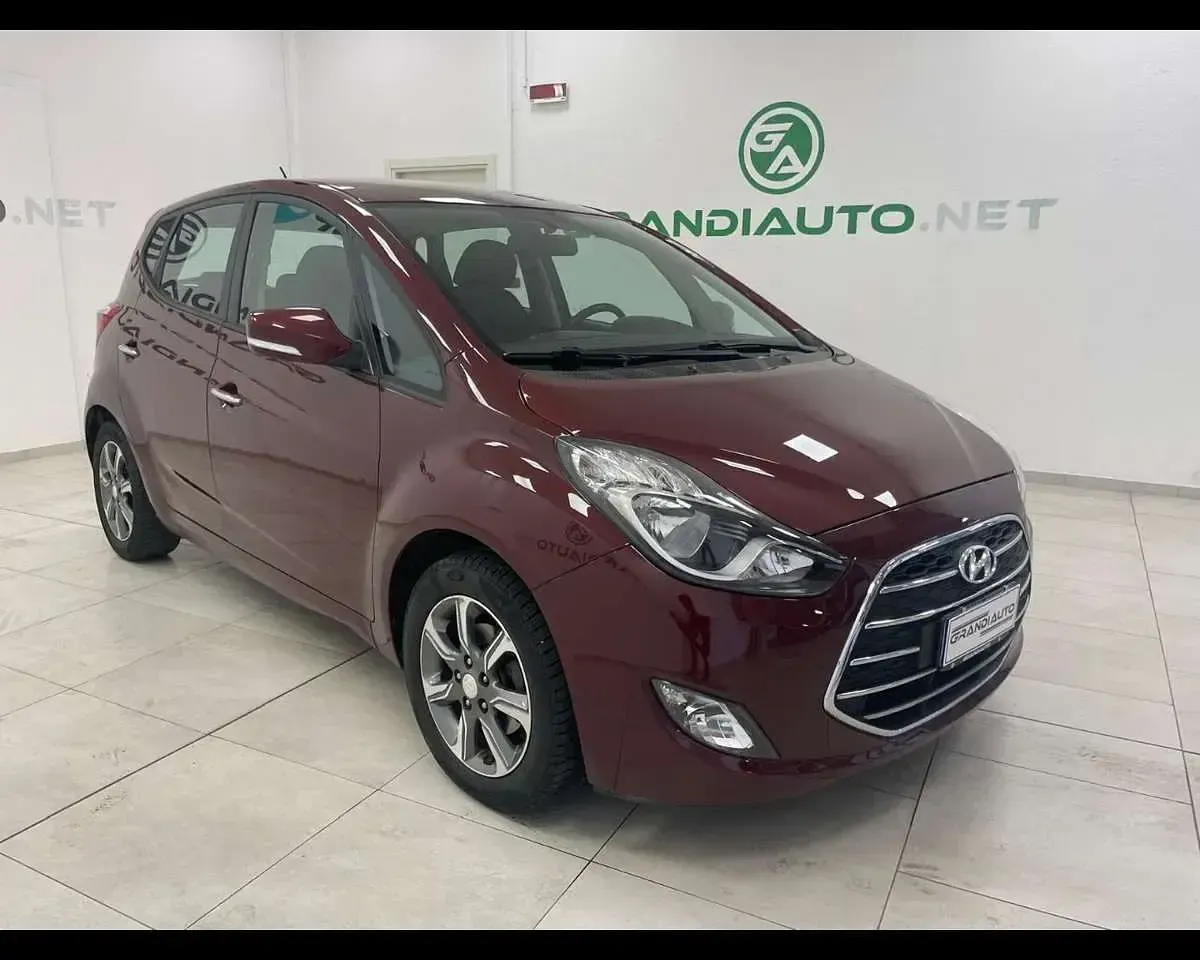 Usata Hyundai ix20 Xpossible 90 CV (66 kW) 2016 Rosso Utilitaria