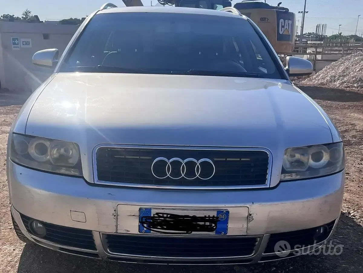 Usata Audi A4 130 CV (95 kW) 2003 Grigio Station wagon