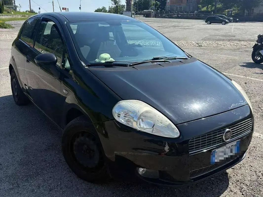 Usata Fiat Grande Punto 77 CV (56 kW) 2011 Nero Utilitaria