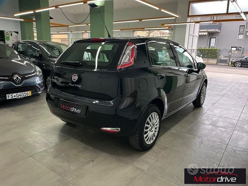 Usata Fiat Punto Street 77 CV (56 kW) 2014 Grigio Utilitaria