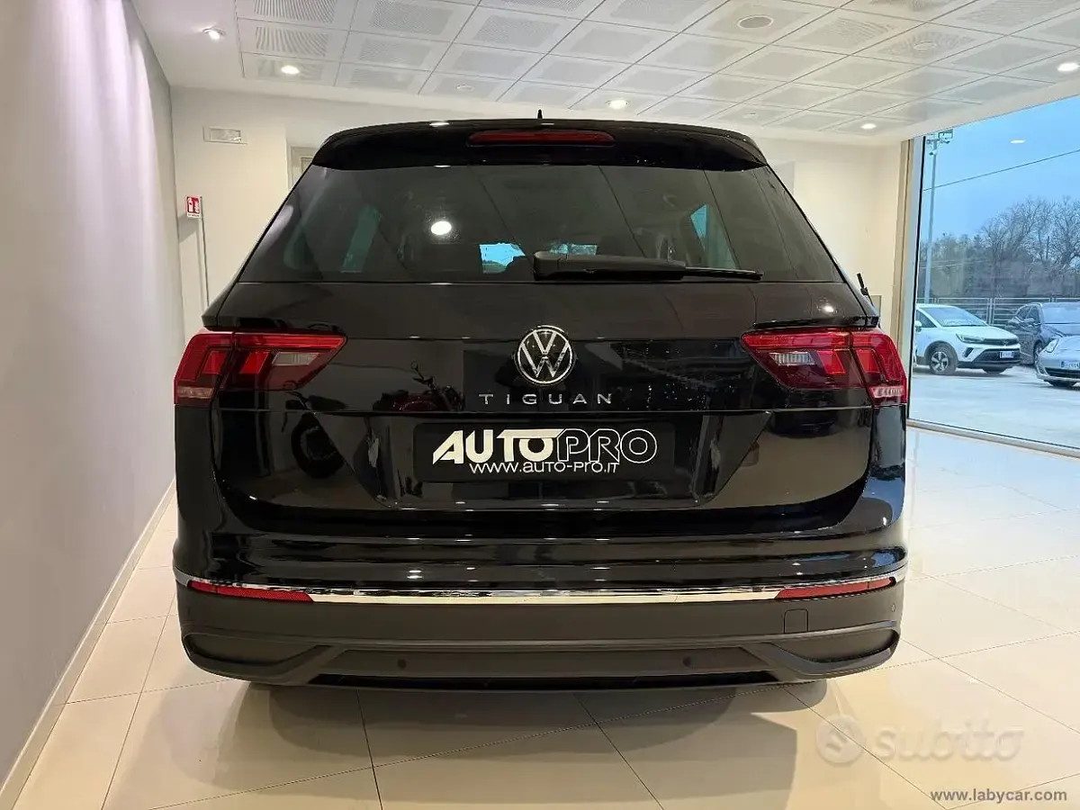 Usata VW Tiguan Life 150 CV (110 kW) 2023 Nero SUV