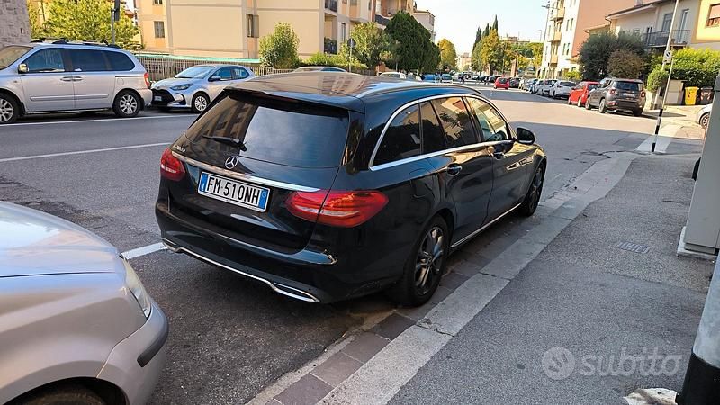 Usata Mercedes C200 Premium 136 CV (100 kW) 2017 Nero Station wagon