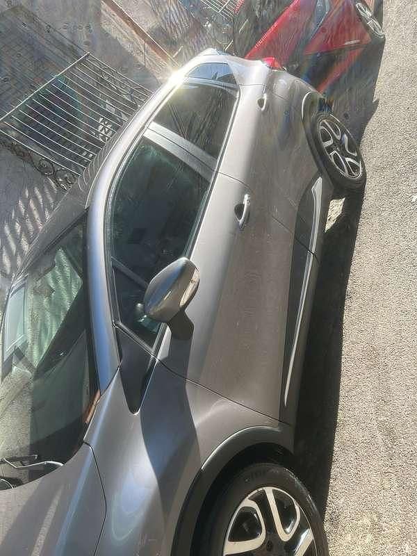 Usata Renault Captur 90 CV (66 kW) 2014 Grigio SUV