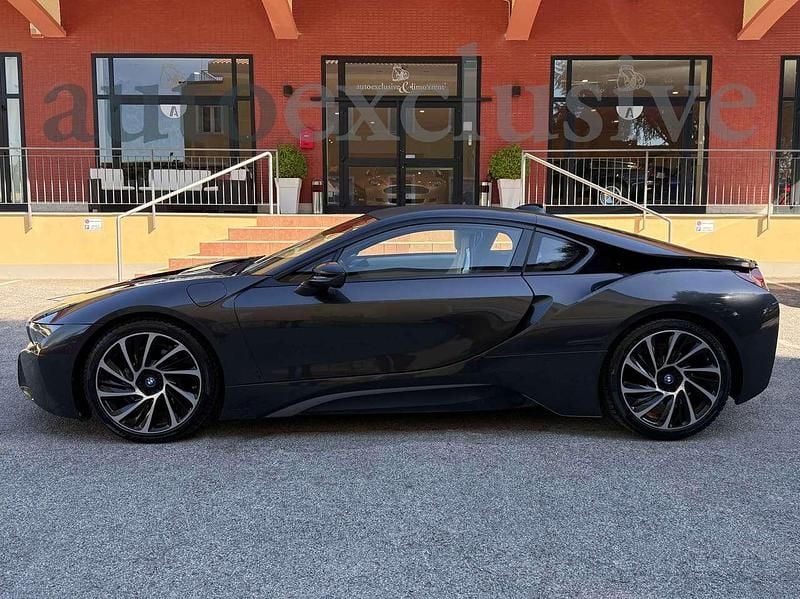 Usata BMW i8 Efficient Dynamics 231 CV (169 kW) 2014 Grigio Coupé