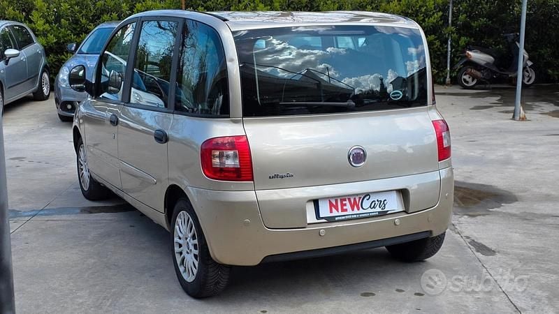 Usata Fiat Multipla Emotion 120 CV (88 kW) 2009 Beige Monovolume