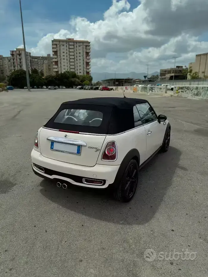 Usata Mini Cooper SD Cabriolet 143 CV (105 kW) 2011 Bianco Cabrio