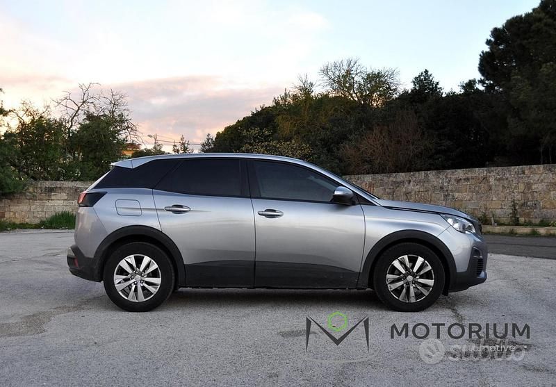 Usata Peugeot 3008 Business-Line 120 CV (88 kW) 2017 Grigio SUV