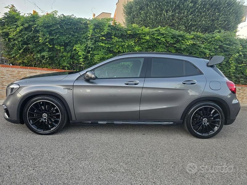 Grigio Usata 2018 Mercedes 220 AMG Tre volumi | 22.000 € - Immagine 1/4