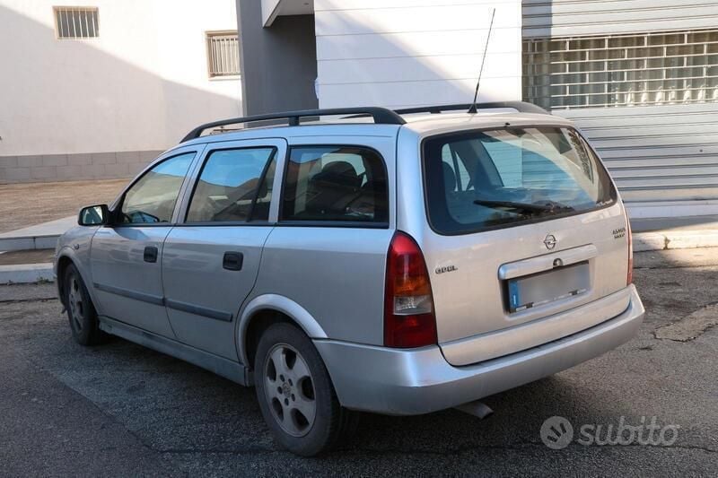 Usata Opel Astra 136 CV (100 kW) 2001 Grigio Station wagon