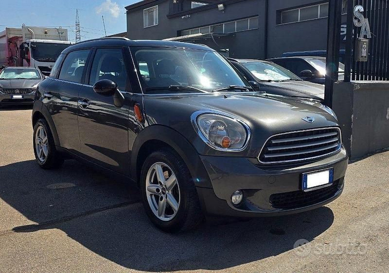 Usata Mini Cooper D Countryman 112 CV (82 kW) 2011 Grigio scuro SUV