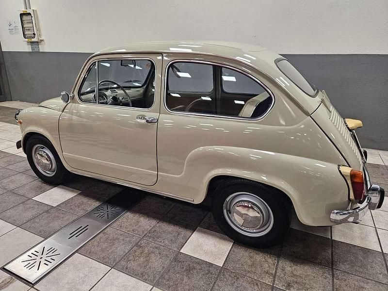 Usata Fiat 600D 33 CV (24 kW) 1967 Beige Coupé
