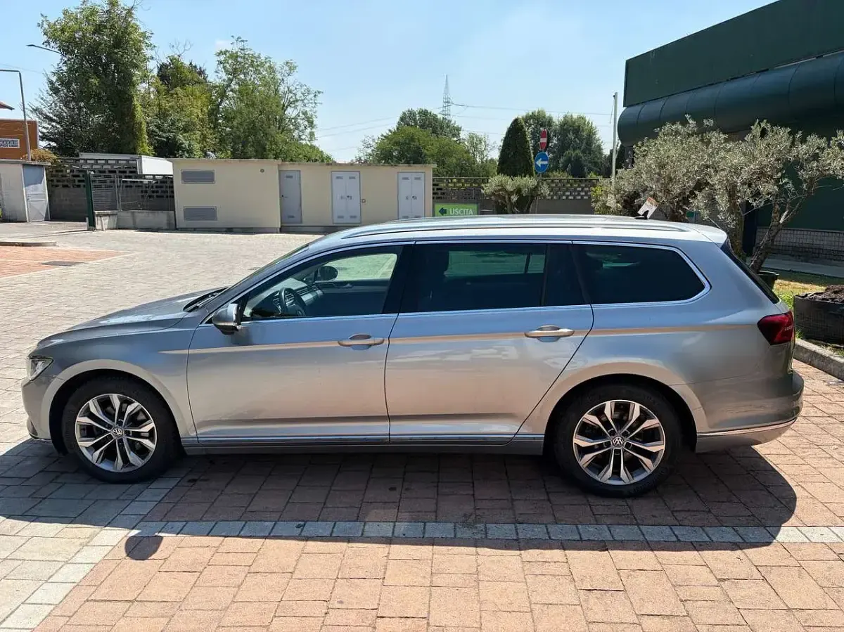 Usata VW Passat Highline 150 CV (110 kW) 2017 Argento Station wagon